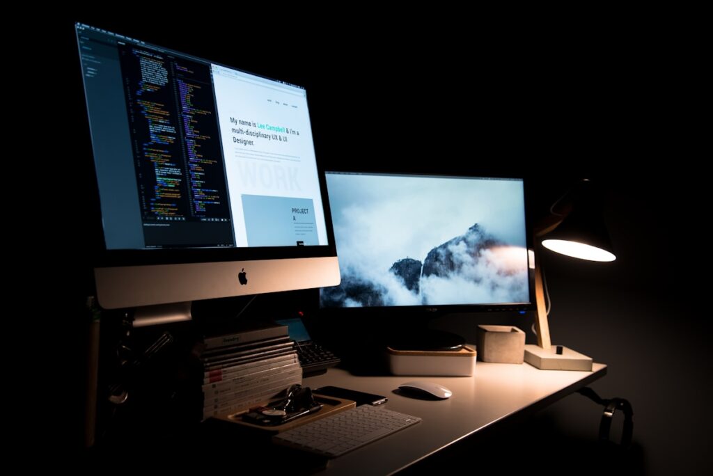 Création d'un site web professionnel sur ordinateur — tarifs et options pour les entreprises polynésiennes